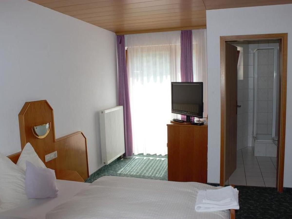 Hotel Garni Silberdistel Lauterstein Екстер'єр фото